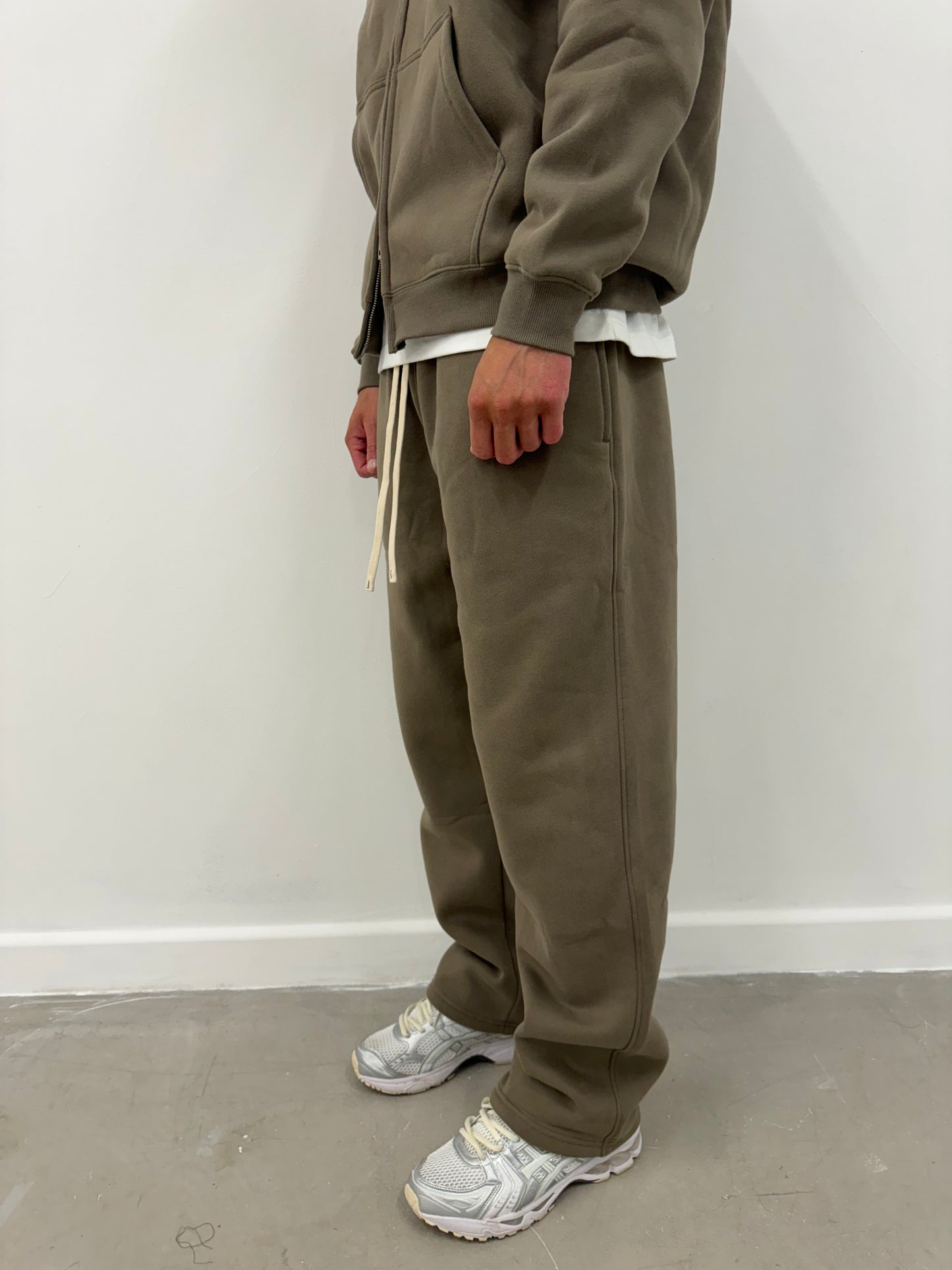 BLANK SWEATPANT - KHAKI