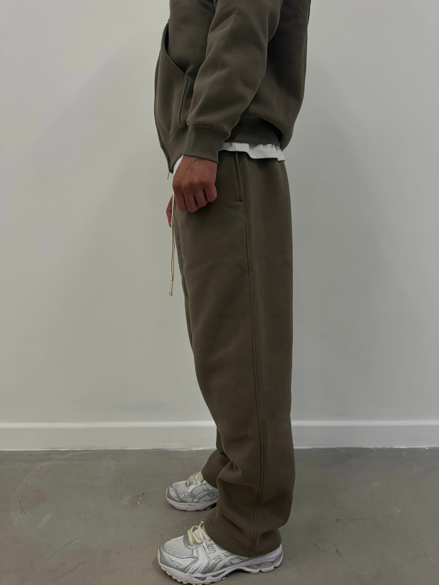 BLANK SWEATPANT - KHAKI