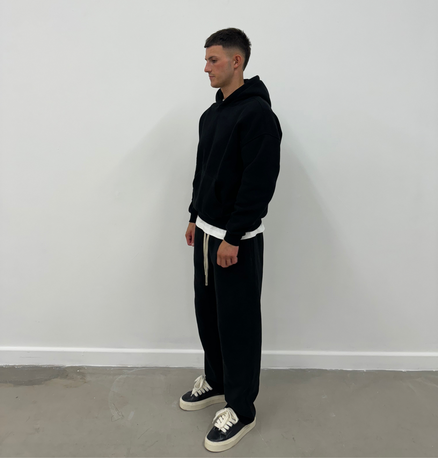 BLANK HOODIE - BLACK